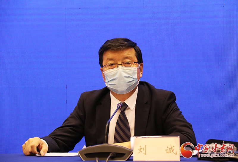 甘肅省人社廳：落實落細“四個確?！贝胧?實現(xiàn)貧困人口基本養(yǎng)老保險全覆蓋（圖）