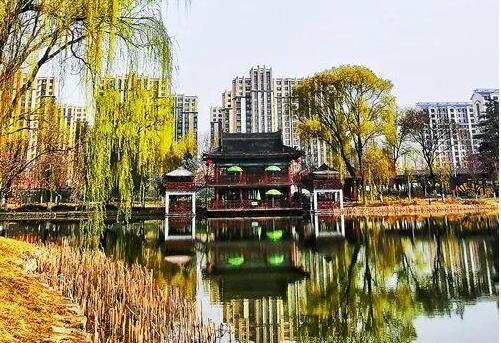 天水馬跑泉公園，這滿園春色似美人的嫣然一笑般撩人