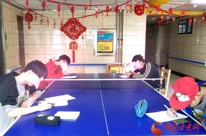 停課不?？?蘭州市兒童福利院組織初三學(xué)生首次線上月考 
