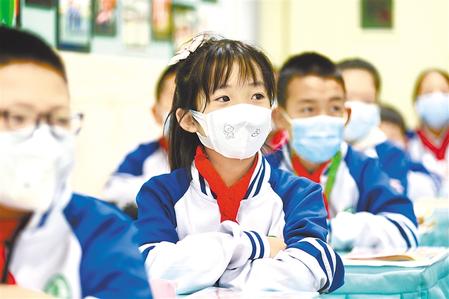 春暖花開(kāi) 校園迎來(lái)“開(kāi)學(xué)第一課”