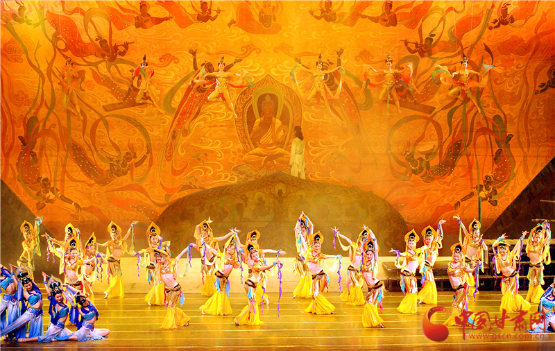 8月8日晚，《絲路花雨》《大夢(mèng)敦煌》首次同臺(tái)亮相蘭州