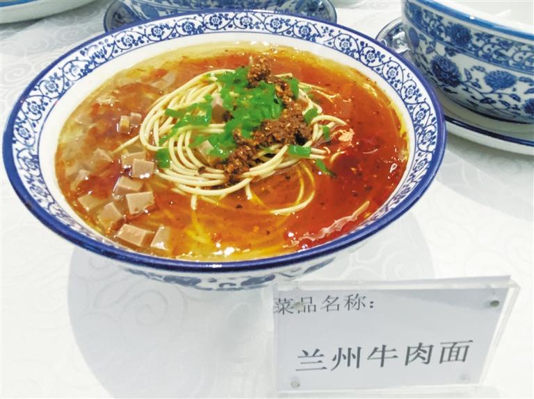 品香茗吃美食 還能K歌跳舞 “環(huán)西部火車游”專列爽得很！