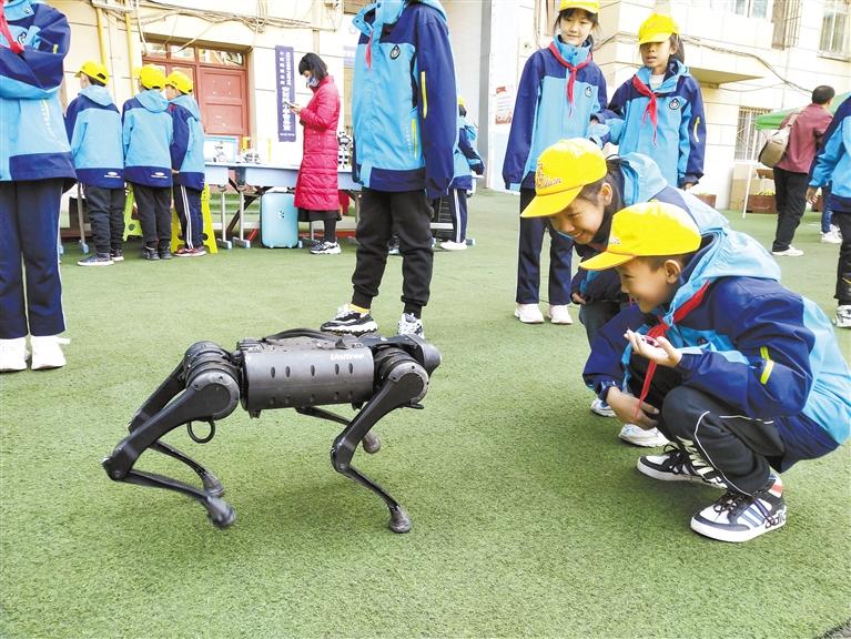 蘭州安西路小學(xué)“STEM種子?！苯遗?>
        </a><em>蘭州安西路小學(xué)“STEM種子校”揭牌</em></li>
    <li><a  target=
