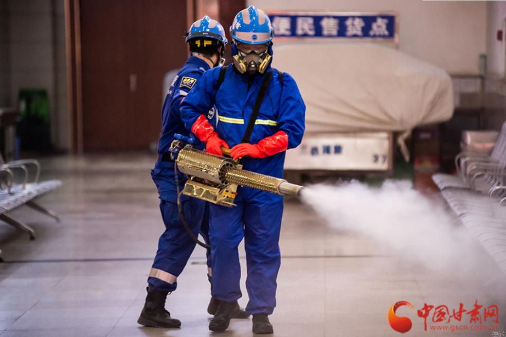 【新春走基層】護(hù)航回家路，蘭州車站這波操作很硬核！