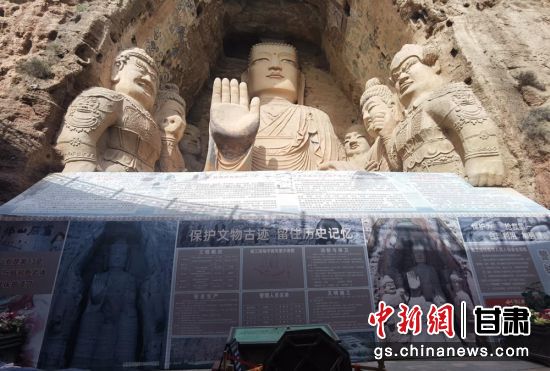 時(shí)下，中國(guó)“石窟鼻祖”天梯山石窟第13窟大佛足部與局部危巖體搶救性保護(hù)項(xiàng)目正在施工。圖為施工現(xiàn)場(chǎng)。陳曉斌 攝