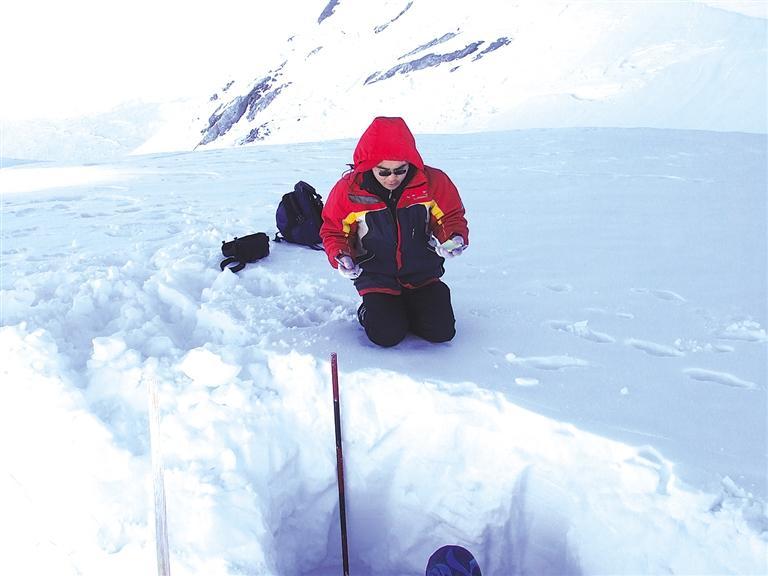 中科院西北研究院研究員李宗?。浩钸B山上的“守望者”