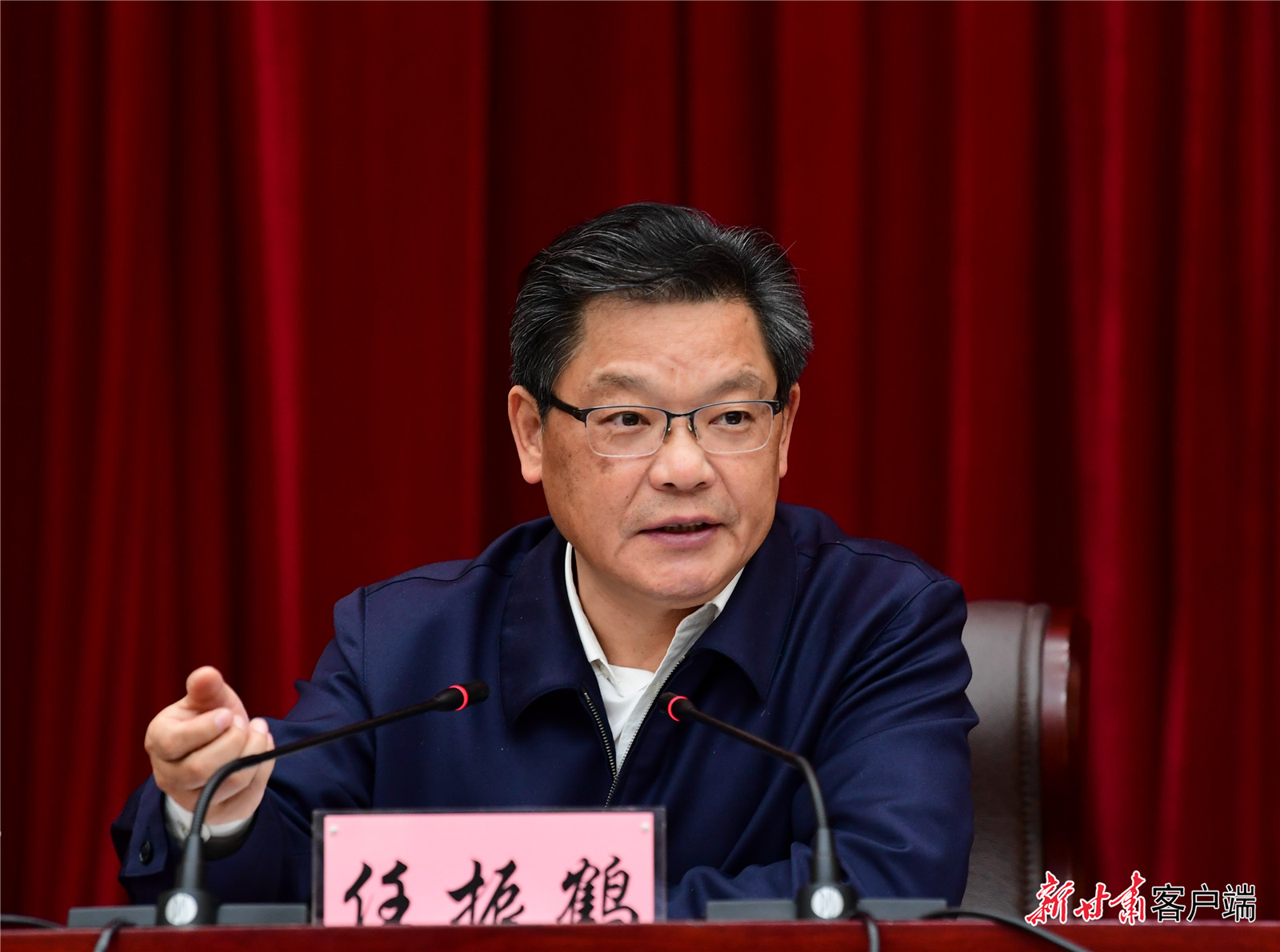 任振鶴在全省新型城鎮(zhèn)化工作推進(jìn)會(huì)議上強(qiáng)調(diào)：凝心聚力抓落實(shí)、蹄疾步穩(wěn)向前進(jìn)，奮力推進(jìn)新型城鎮(zhèn)化建設(shè)再上新臺(tái)階