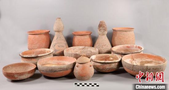 圖為圪垯川遺址出土的器物組合。(資料圖) 甘肅省文物局供圖