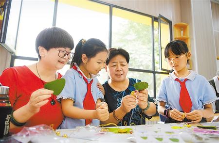 蘭州新區(qū)推進(jìn)“雙減”政策落地非寄宿制中小學(xué)不得在校內(nèi)設(shè)置食品小賣部、超市