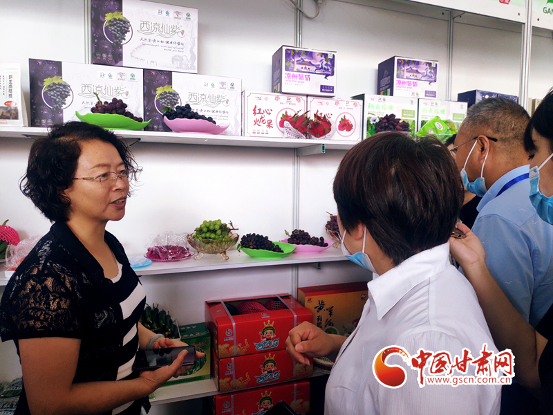 勞動(dòng)者入職時(shí)要交保證金？法院：用人單位全額退還