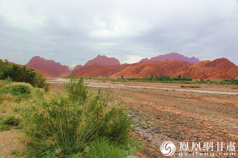庫車銅廠河沿途，曾經(jīng)的絲路古道。楊文遠 攝