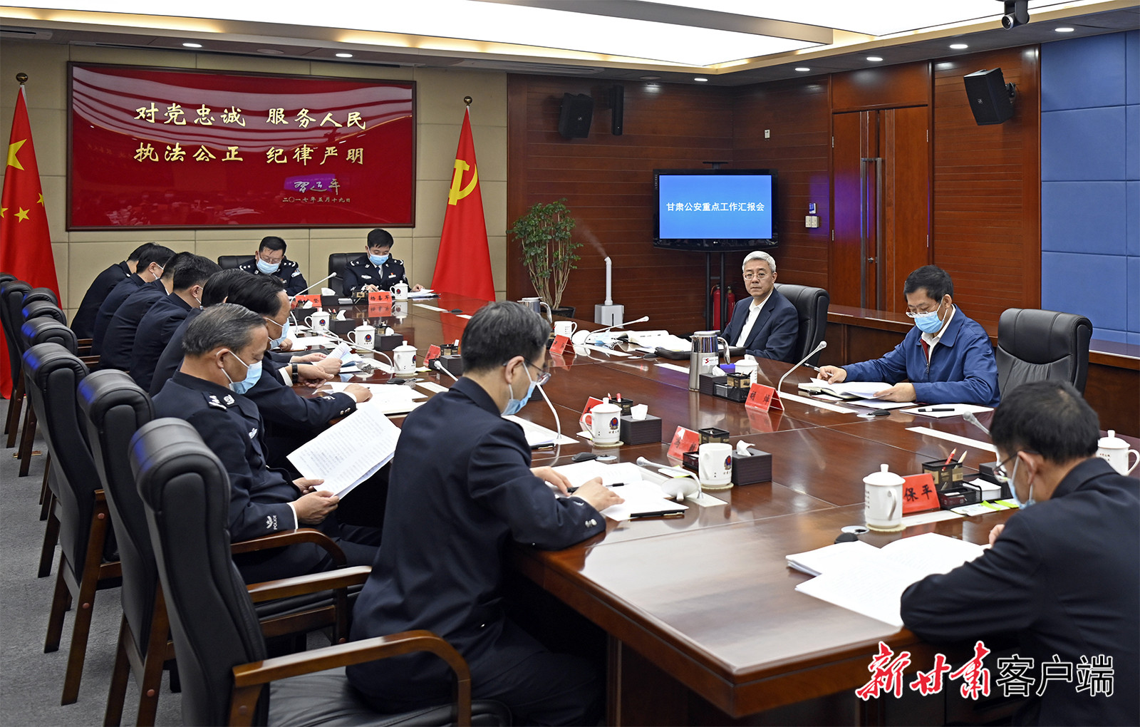 【甘快看】尹弘在甘肅省公安廳調(diào)研時強調(diào)：堅持政治建警鍛造公安鐵軍，全力以赴防風(fēng)險保安全護(hù)穩(wěn)定