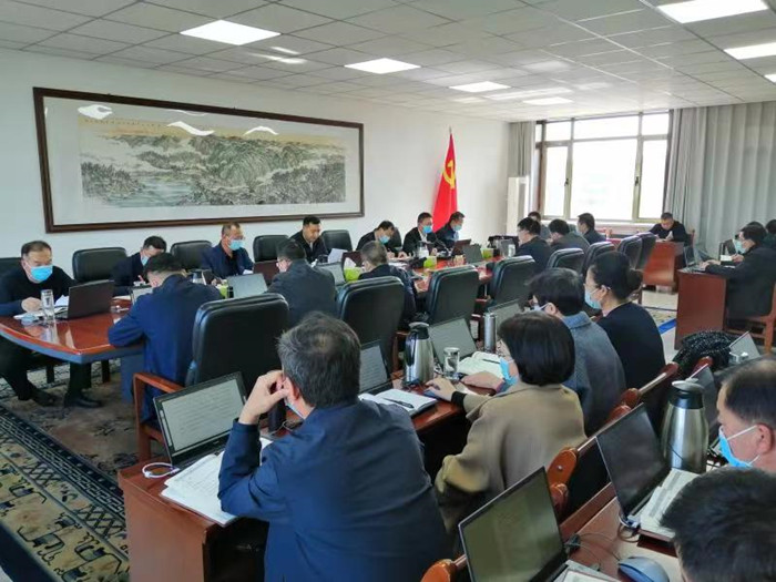 10月17日，金昌市紀(jì)委召開常委會(huì)（擴(kuò)大）會(huì)議，專題學(xué)習(xí)交流習(xí)近平總書記代表第十九屆中央委員會(huì)向黨的二十大所作的報(bào)告，研究學(xué)習(xí)宣傳貫徹落實(shí)工作。.jpg