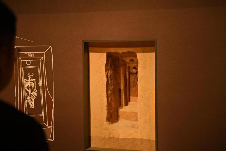 張家川縣馬家塬車輿博物館展陳的馬家塬遺址出土文物。李亞龍 攝